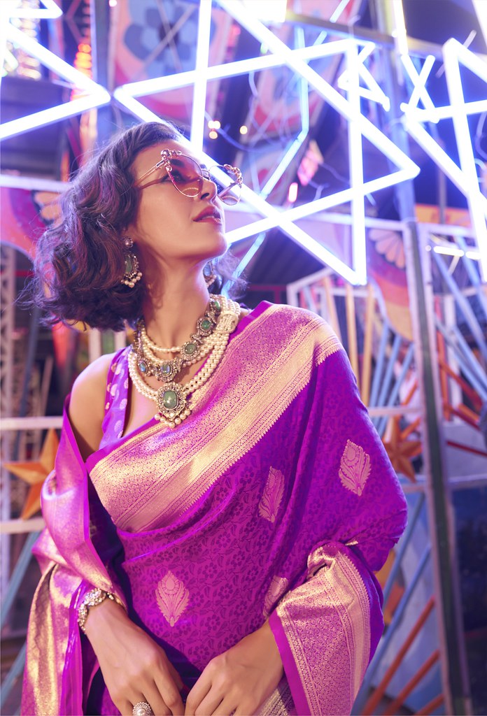 Magenta Banarasi Silk Jacquard Woven Saree With Blouse